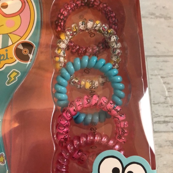 Hello Kitty Keroppi Sanrio Goody Wet Brush Limited Edition Detangler Gift Set - Picture 4 of 8